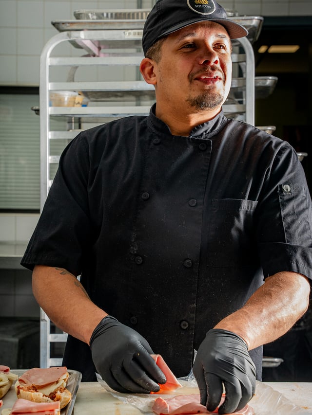 Food_As_Content_eTerra_Kitchen_chef_portrait